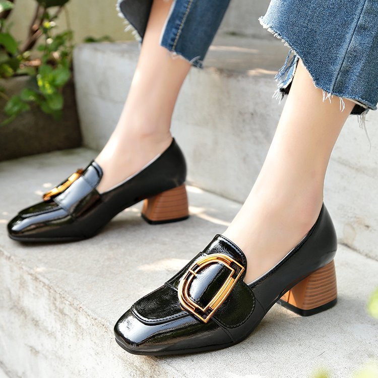 Chaussures simples à talons hauts pour femmes Chaussures souples à talons épais