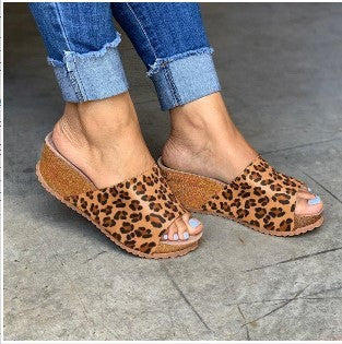 Sandales compensées et pantoufles pour femmes