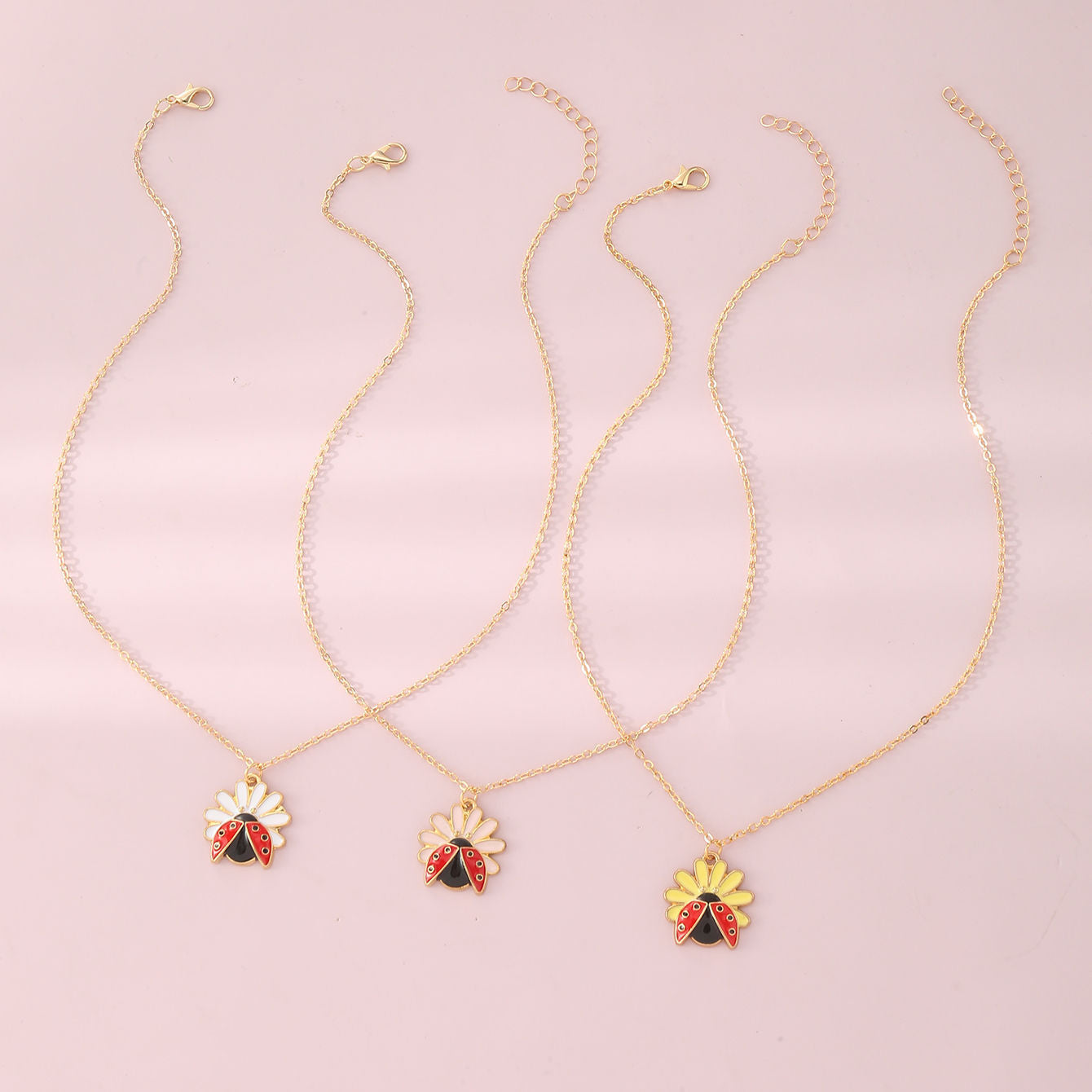 Collier pour enfants, style pastoral, fleur, coccinelle, pendentif mignon à sept points, coccinelle de dessin animé