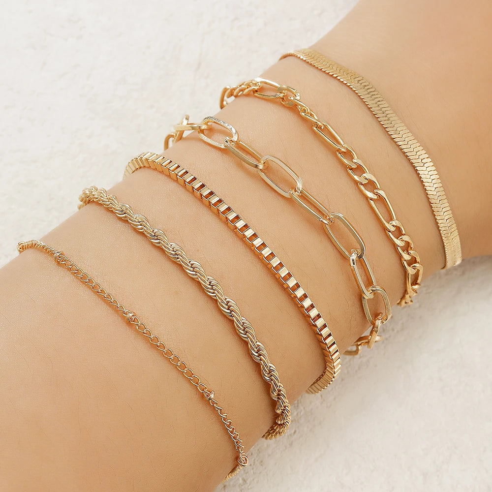 Lot de 4 bracelets tendance en métal et strass, imitation serpent, pour femme, idéal comme cadeau d'anniversaire ou de fête