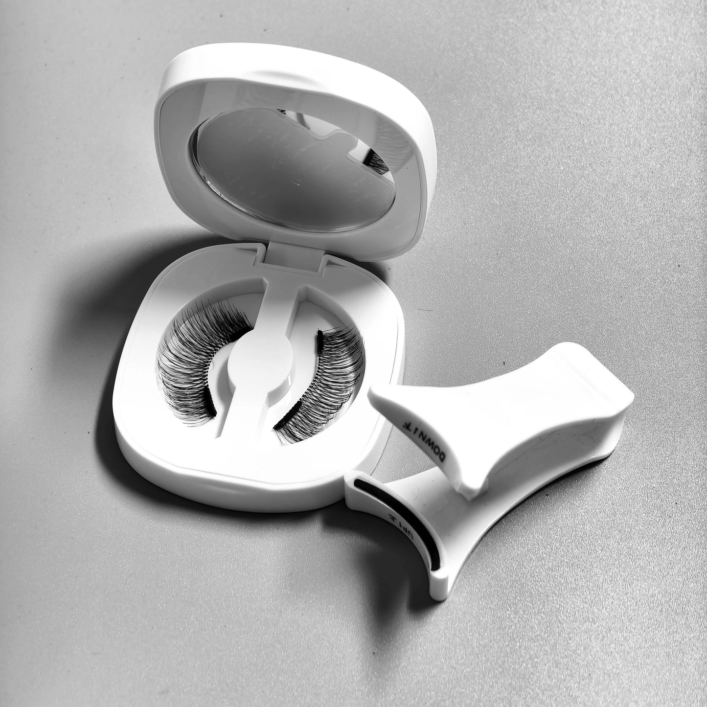 Yiernuo Faux cils magnétiques intégrés, nouveau kit de faux cils sans colle