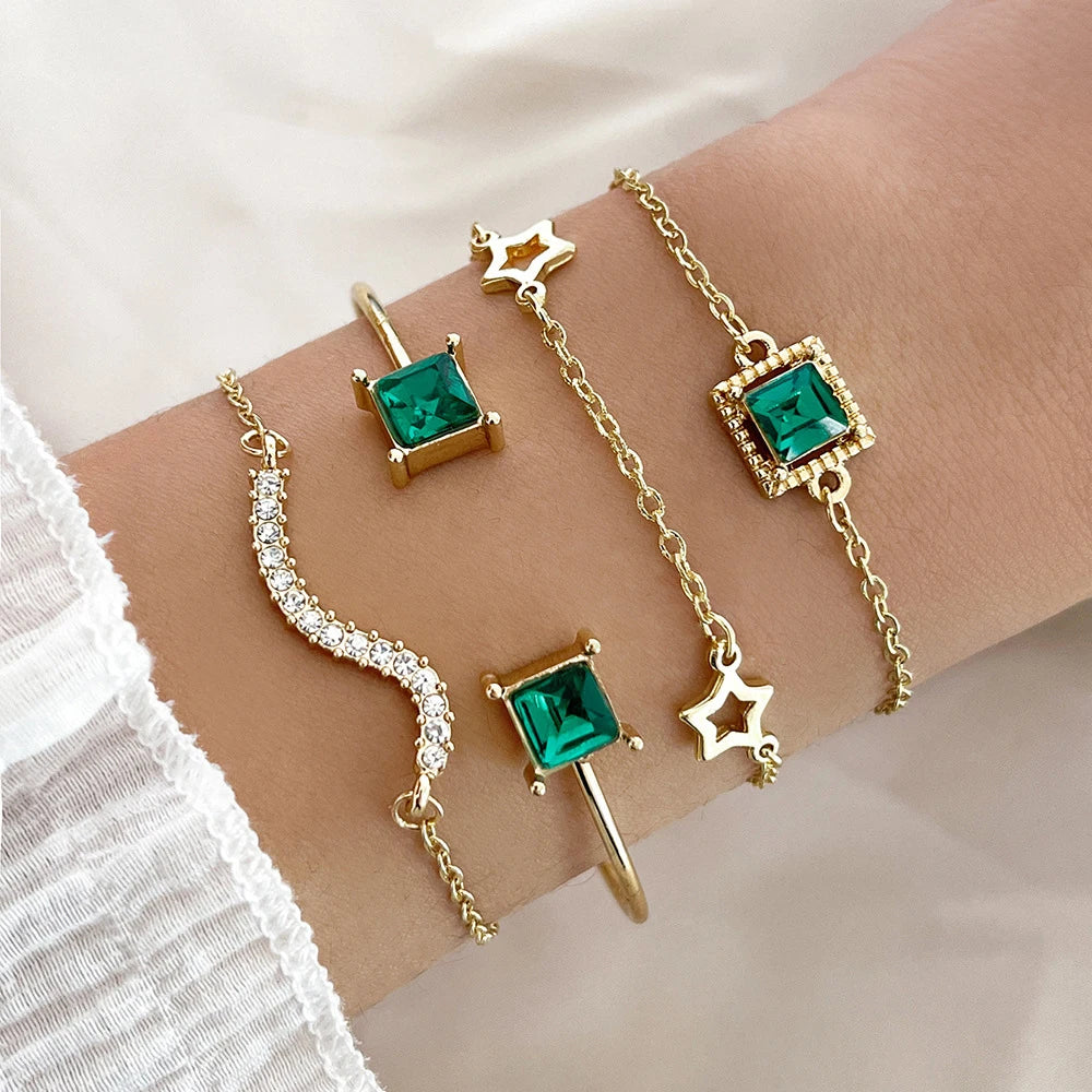 Lot de 4 bracelets tendance en métal et strass, imitation serpent, pour femme, idéal comme cadeau d'anniversaire ou de fête