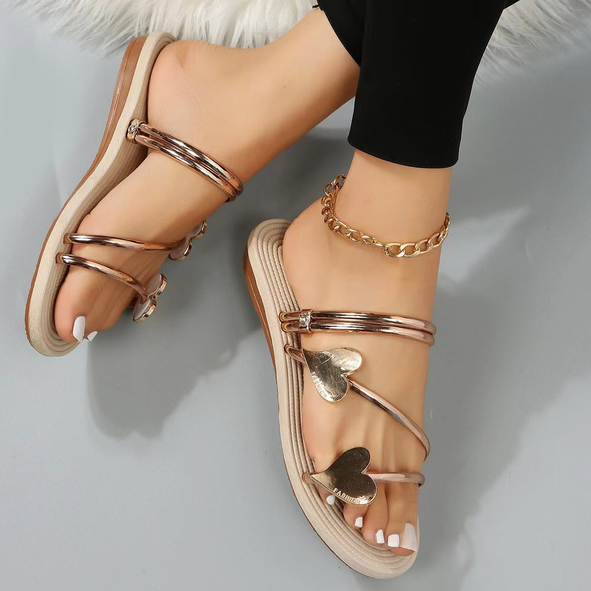 Chaussons d'été plats en forme de cœur pour femmes, chaussures de plage
