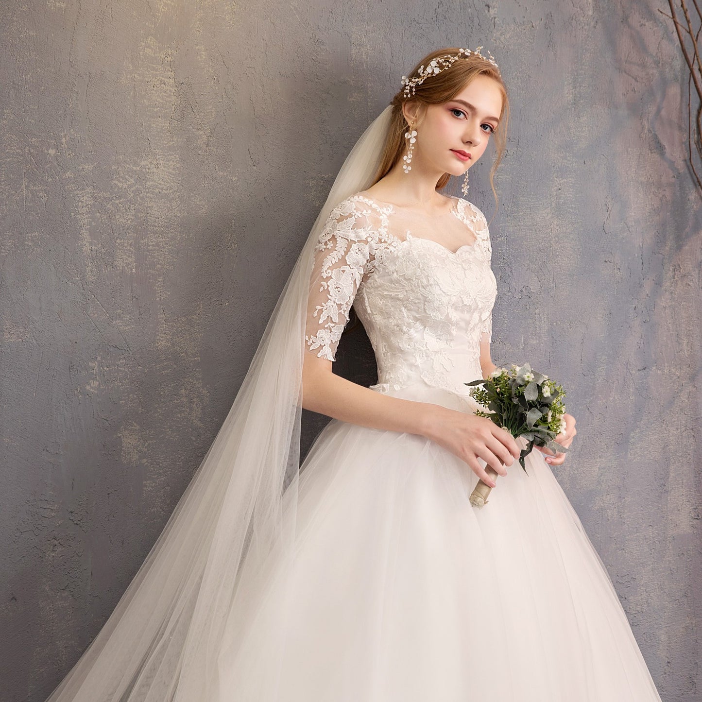 Robe de mariée tendance en dentelle, coupe ajustée, manches mi-longues, grande taille, pour studio photo