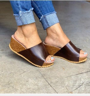 Sandales compensées et pantoufles pour femmes