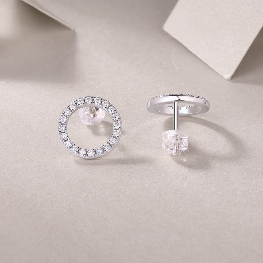 Découvrez les boucles d'oreilles en argent et moissanite serties de diamants, boucles d'oreilles à tige de luxe en diamant tendance 