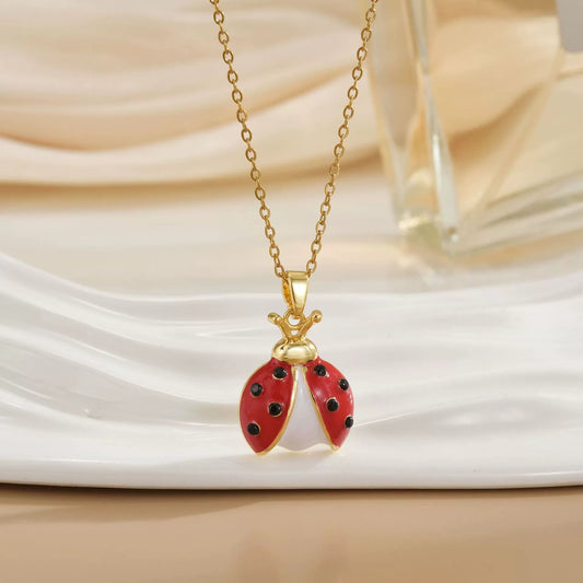 Collier créatif pour femme avec pendentif coccinelle et dessin animé, bijou de niche, chaîne de clavicule polyvalente