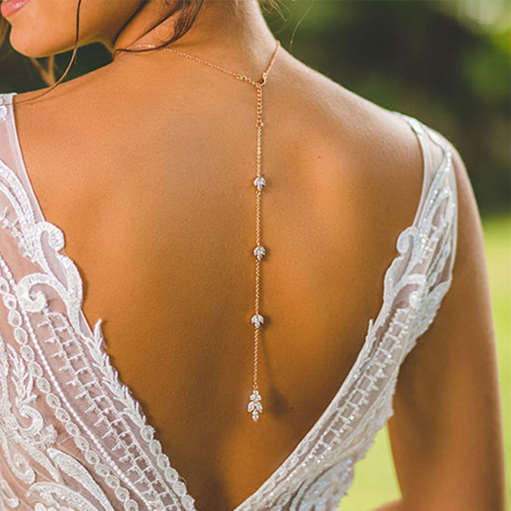 Chaîne de dos, chaîne de corps, bijoux de mariée simples