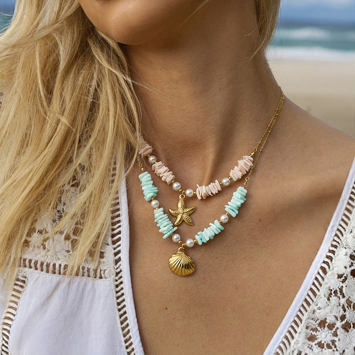Collier avec pendentif en coquillage vert menthe et perles