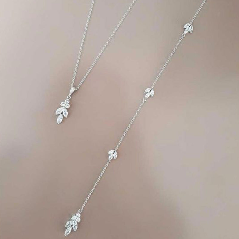 Chaîne de dos, chaîne de corps, bijoux de mariée simples