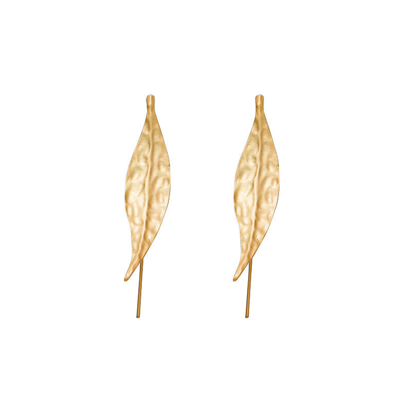 Boucles d'oreilles en or asiatiques irrégulières en forme de feuille pour minorités capricieuses