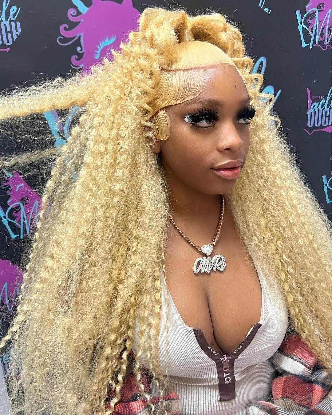 Perruque Lace Frontal Wig 613 HD 13x6, cheveux humains ondulés, 13x4, couleur blonde, bouclés, pour femmes noires