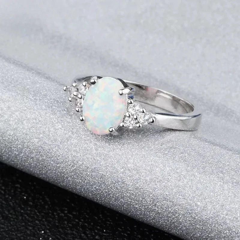 Bague de fiançailles classique en opale blanche pour femme, bijou de luxe ovale en cristal, couleur argent