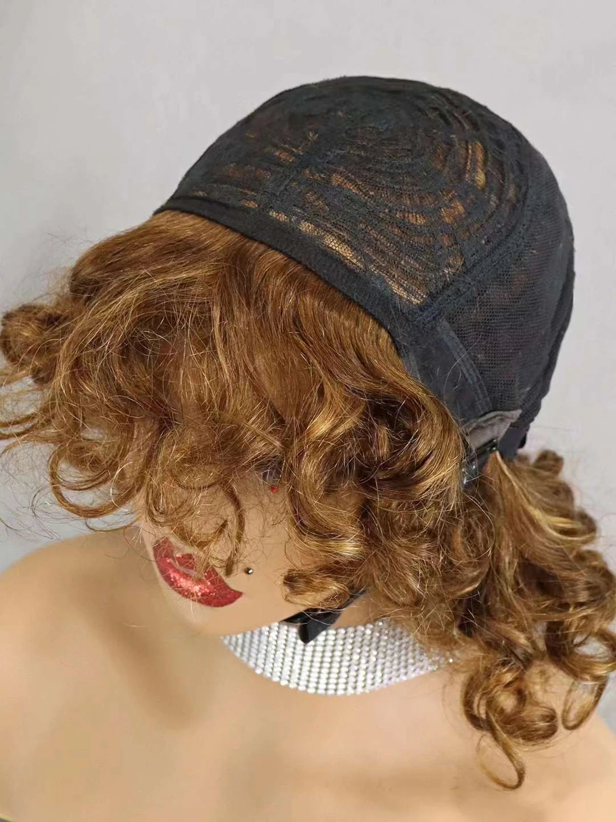 Perruques de cheveux humains bouclés et rebondissants bordeaux 99J #, densité 200 %, avec frange, courtes, bouclées et lâches, fabriquées à la machine, pré-épilées pour femmes