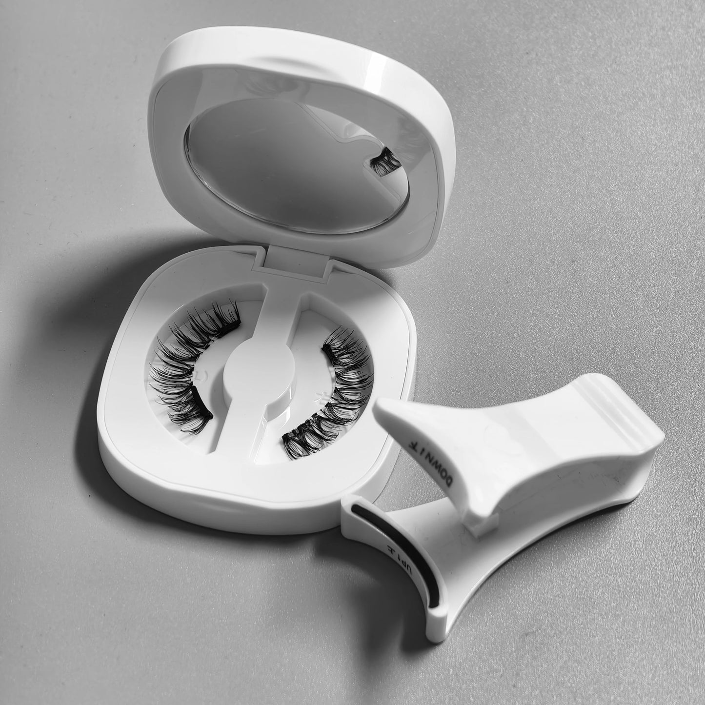 Yiernuo Faux cils magnétiques intégrés, nouveau kit de faux cils sans colle