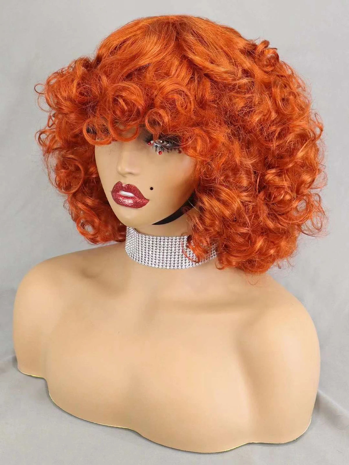 Perruques de cheveux humains bouclés et rebondissants bordeaux 99J #, densité 200 %, avec frange, courtes, bouclées et lâches, fabriquées à la machine, pré-épilées pour femmes