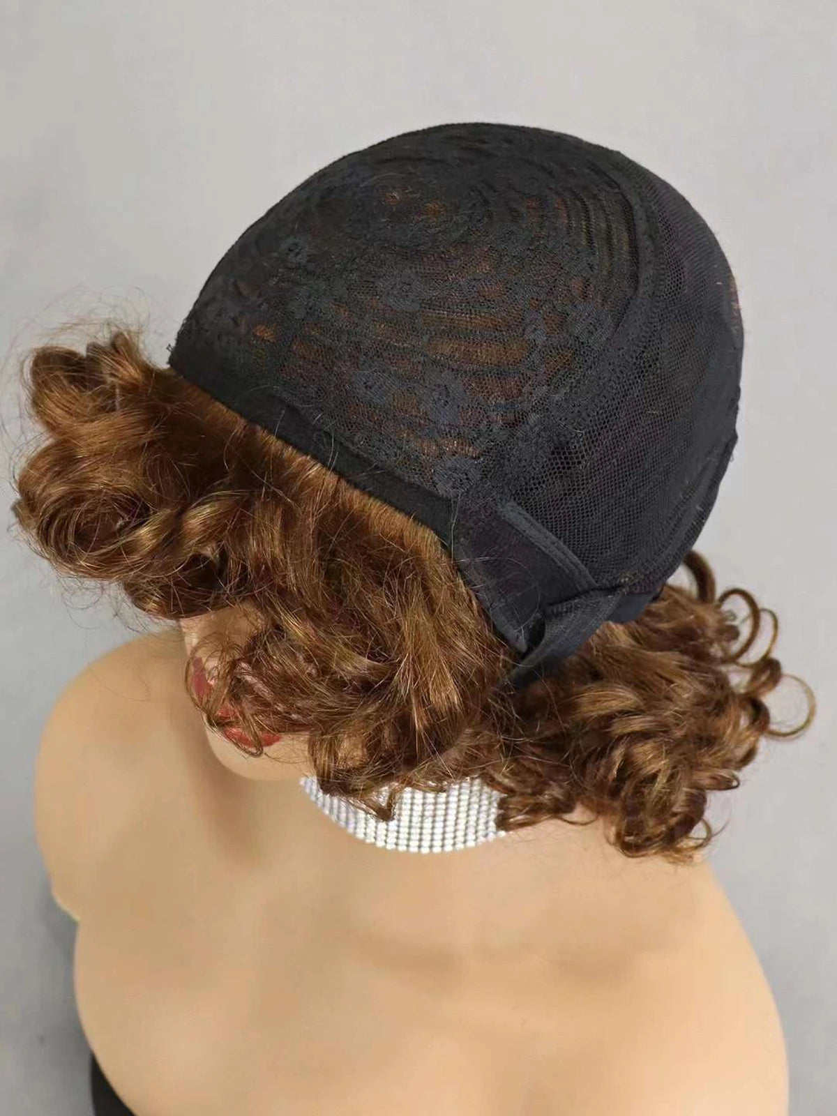 Perruques de cheveux humains bouclés et rebondissants bordeaux 99J #, densité 200 %, avec frange, courtes, bouclées et lâches, fabriquées à la machine, pré-épilées pour femmes