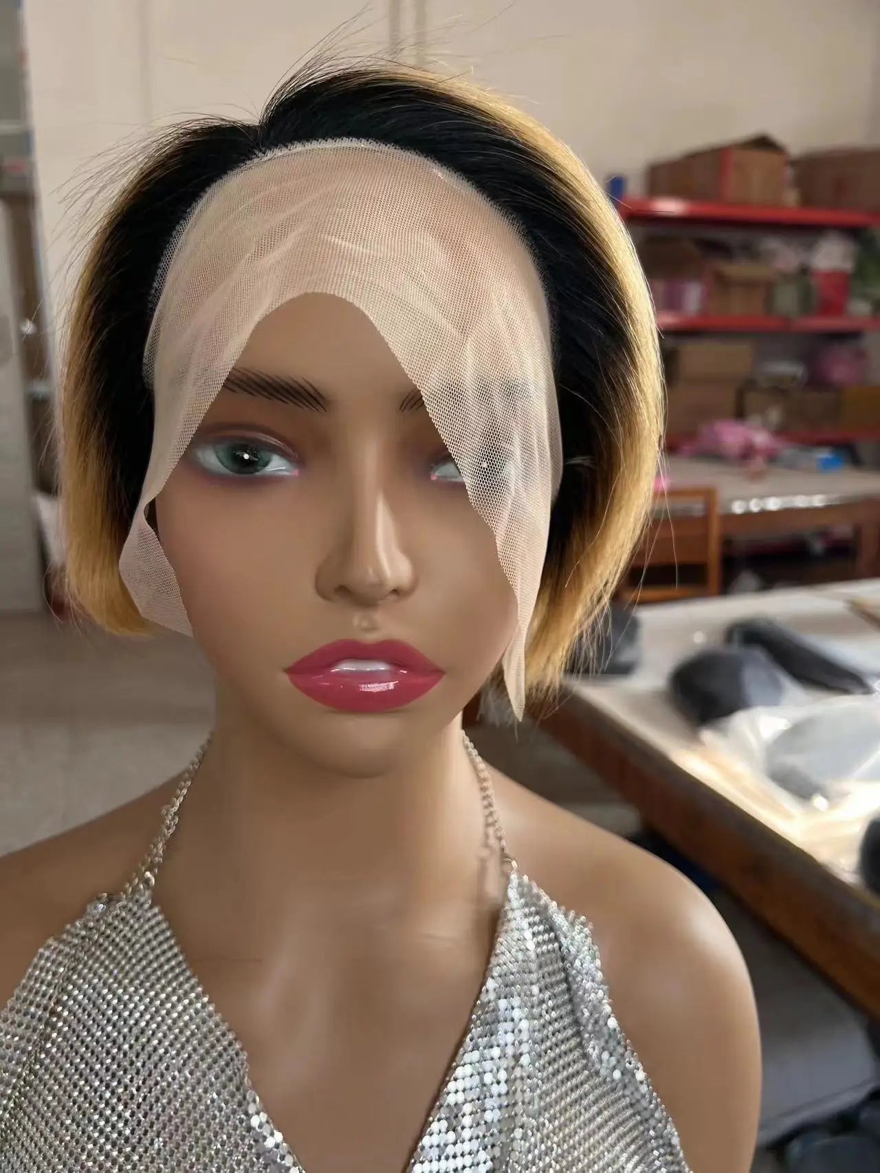 Perruque courte coupe Pixie, cheveux humains, coupe Bob, dentelle transparente, raie sur le côté, pour femmes, 13x4