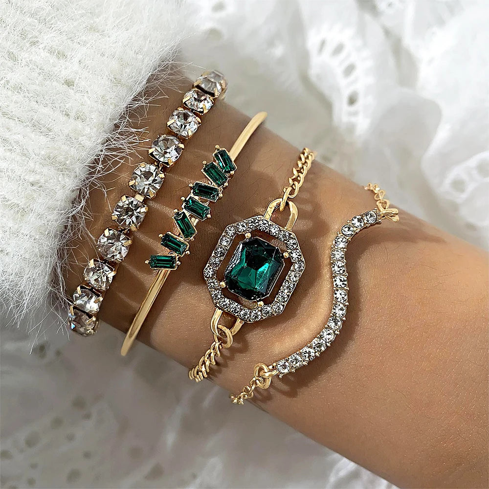 Lot de 4 bracelets tendance en métal et strass, imitation serpent, pour femme, idéal comme cadeau d'anniversaire ou de fête