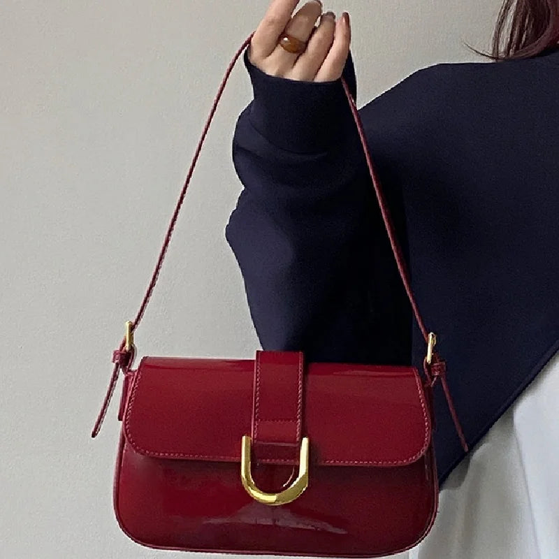 Sac à bandoulière rétro en cuir verni pour femme, sac à bandoulière à rabat de luxe, sac sous les bras de couleur unie, sac à bandoulière rouge pour femme