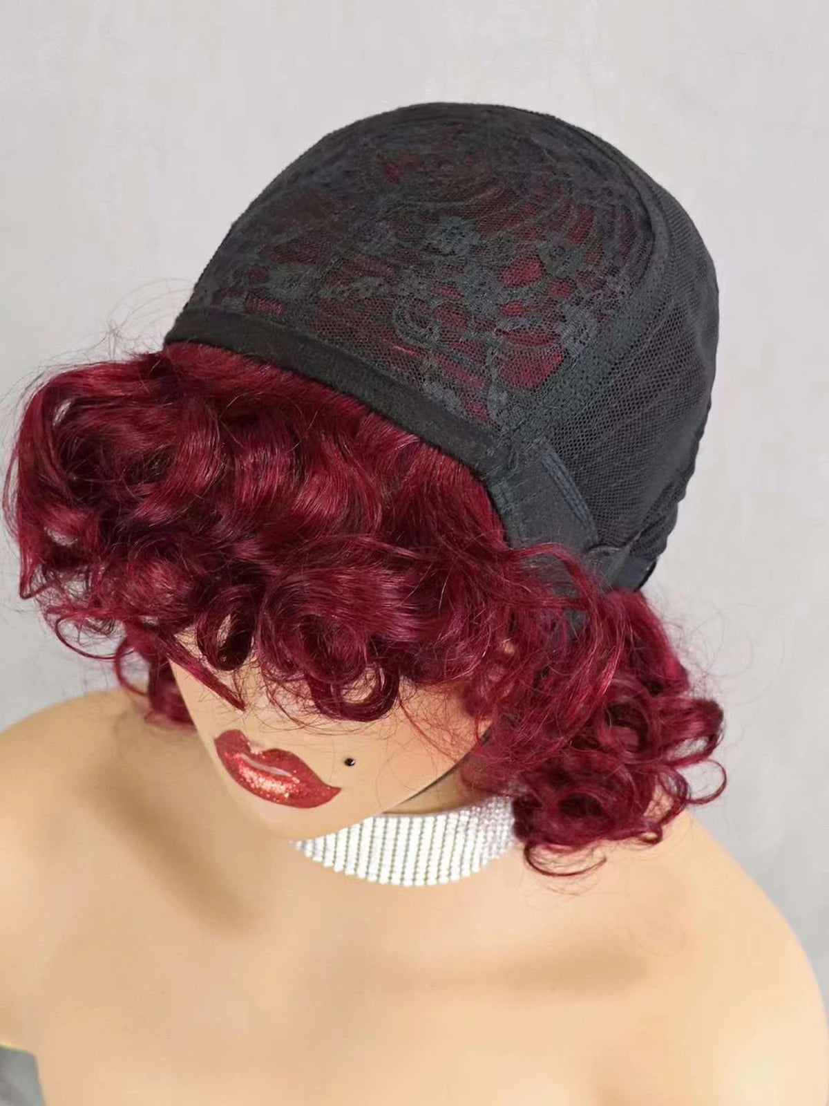 Perruques de cheveux humains bouclés et rebondissants bordeaux 99J #, densité 200 %, avec frange, courtes, bouclées et lâches, fabriquées à la machine, pré-épilées pour femmes