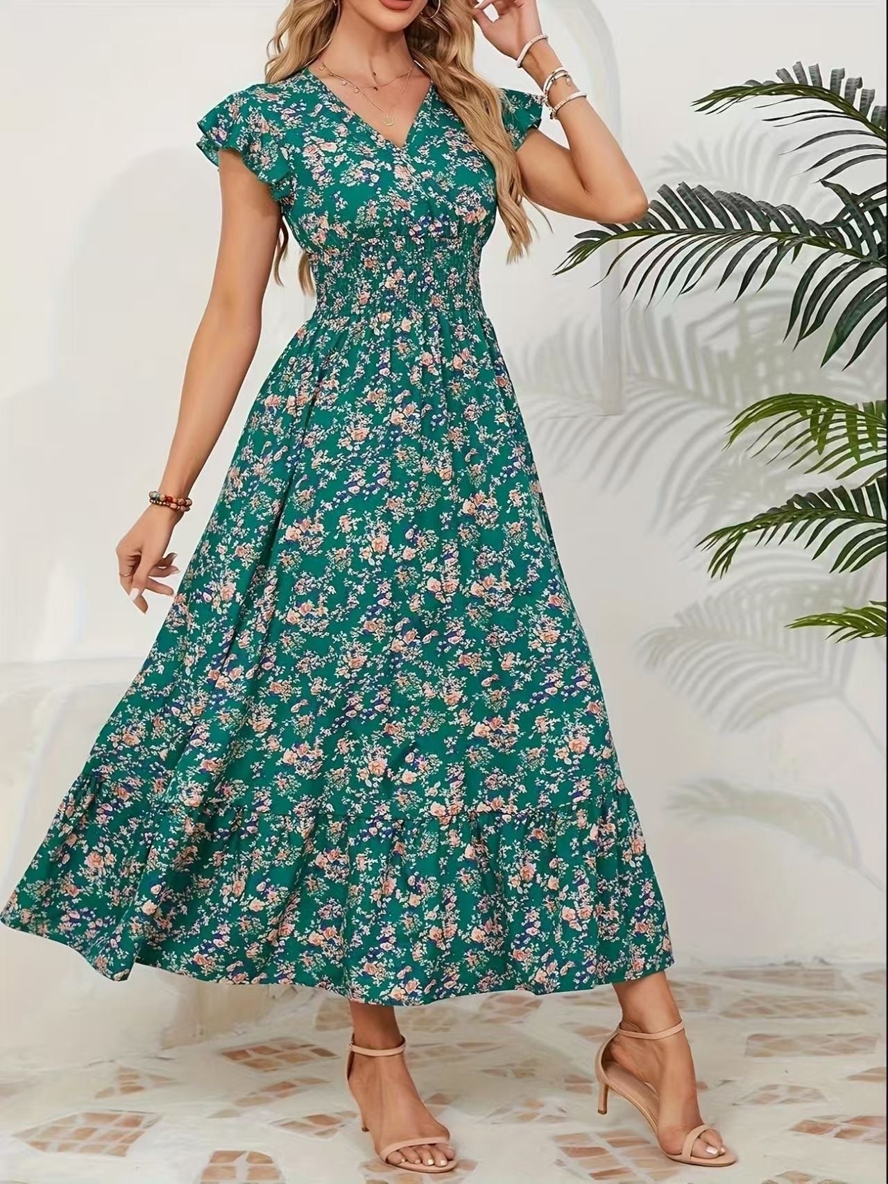 Robe trapèze à manches longues et motif floral tendance